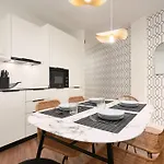 Sunn Amador De Rios, By Homing U * Sevilla
