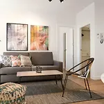Sunn Amador De Rios, By Homing U Apartment *