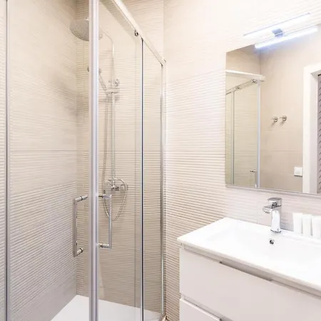 Apartment Sunn Amador De Rios, By Homing U