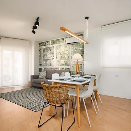 Sunn Amador De Rios, By Homing U Apartment *