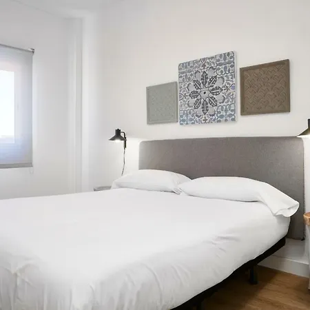 Sunn Amador De Rios, By Homing U Apartment